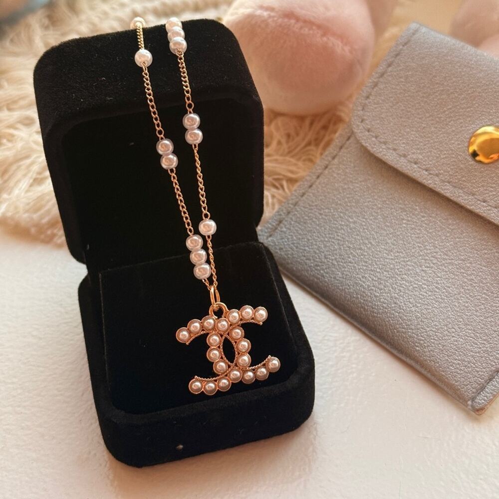 🎁BOGO Sale! Vintage ONLY 1! CHANEL Pearl Upcycled Necklace - Picture 2 of 8